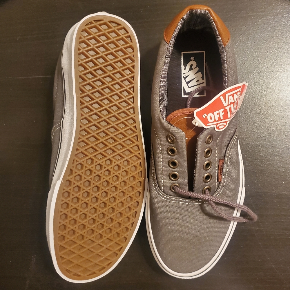 Vans- Aztec print inside leather accents